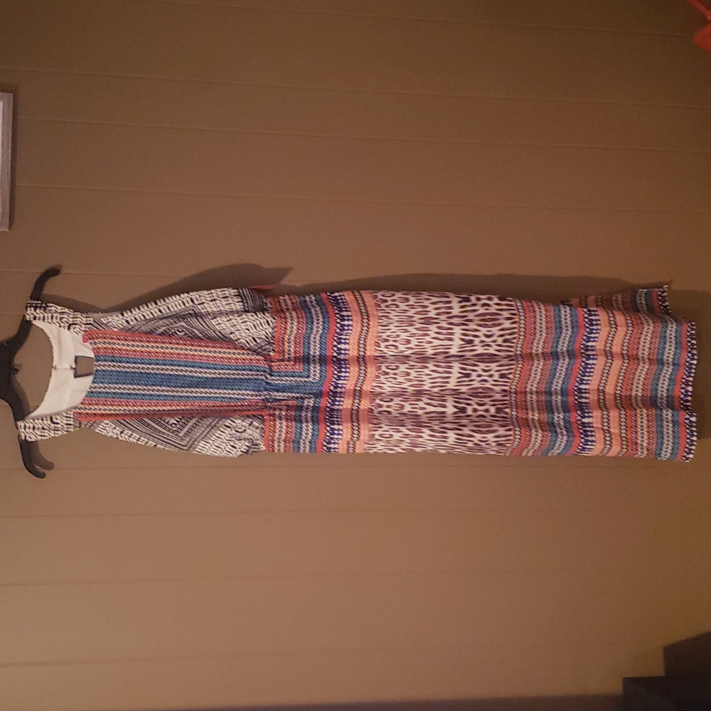 Dress - Maxi - Picture 2 of 11
